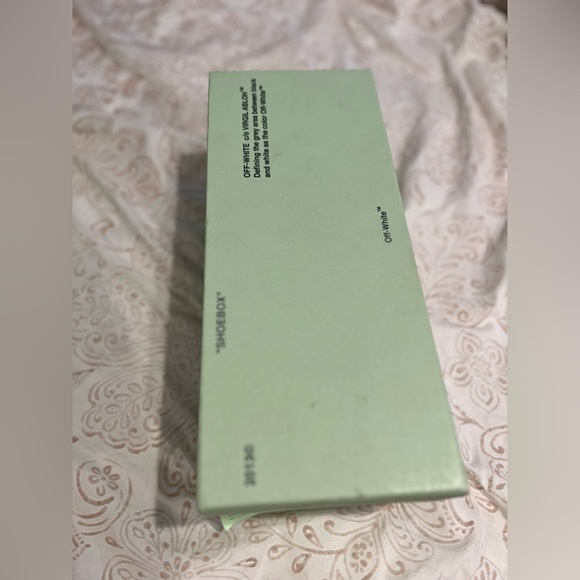 Off-White Woman’s Fuchsia Flip Flops - Picture 6 of 7